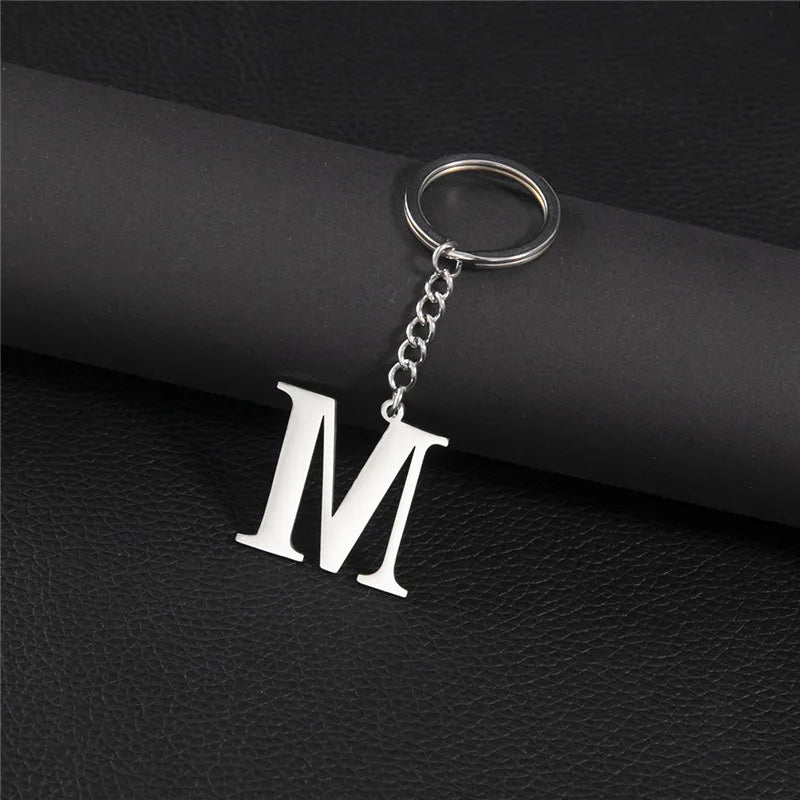 Fashion DIY A-Z Letters Keychain Men Metal Initial Pendant Key Chain Ring Silver Color 26 Alphabet Keyring Bag Accessories