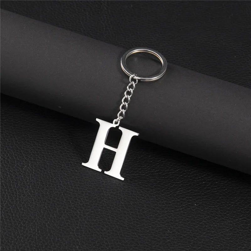 Fashion DIY A-Z Letters Keychain Men Metal Initial Pendant Key Chain Ring Silver Color 26 Alphabet Keyring Bag Accessories