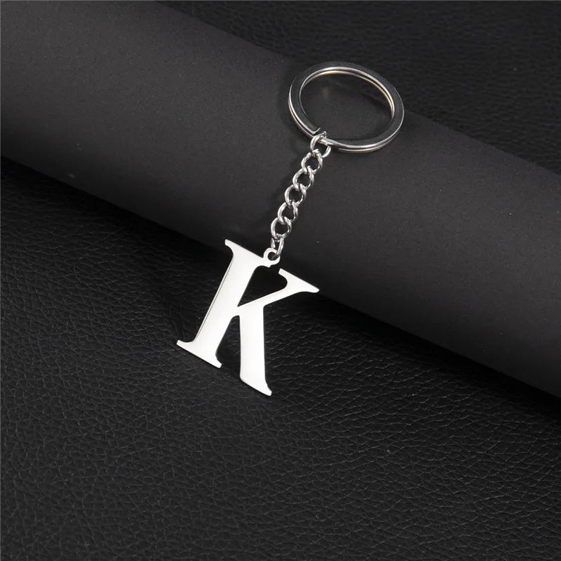 Fashion DIY A-Z Letters Keychain Men Metal Initial Pendant Key Chain Ring Silver Color 26 Alphabet Keyring Bag Accessories